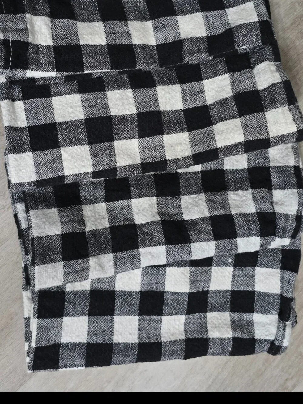 4 Black/White Buffalo Napkins
